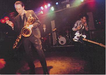 Gallon Drunk (z ovitka albuma In The Long Still Night)