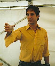 Jonathan nazdravlja uspehu albuma Deserter's Songs, foto: Janez Goli�